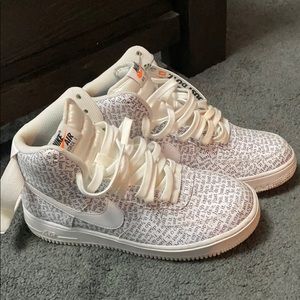 Men’s size 8 NIKE sneakers